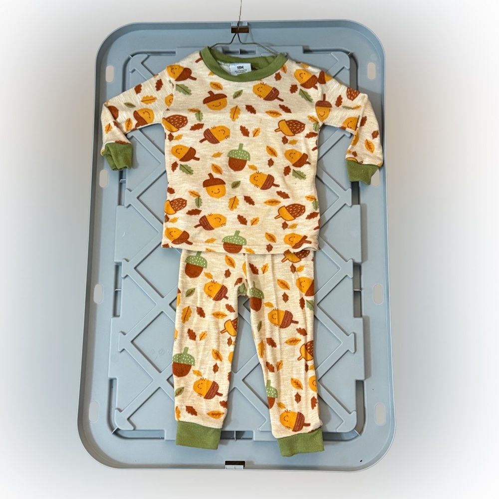 Mon Petit Children's Acorn Pattern Pajama Set - Cream‎ and Green Sz 18 Months